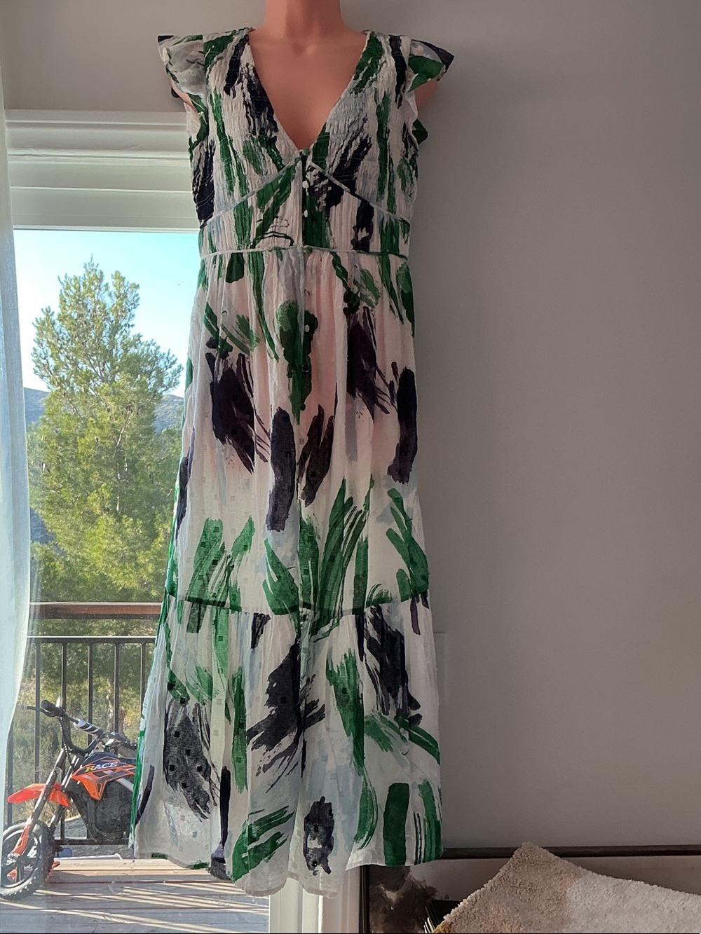 Anthropologie Sleeveless V-Neck Green and Black Brushstroke Maxi Dress